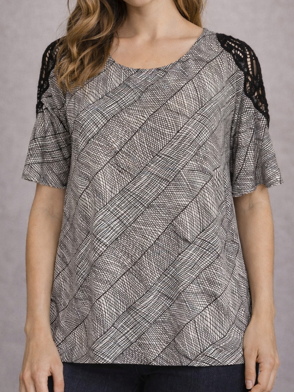 Black & White Patterned Top NWT